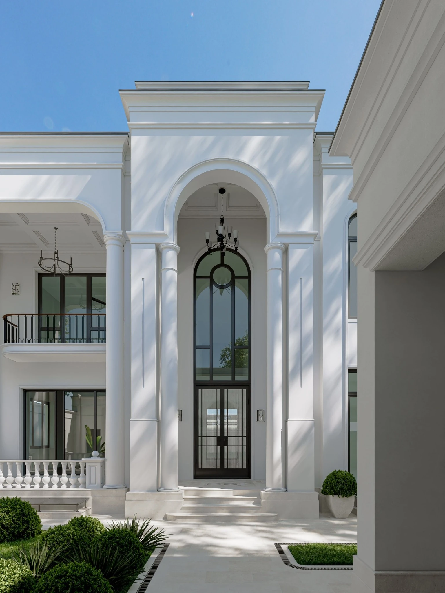 Главный вход и центральная арка